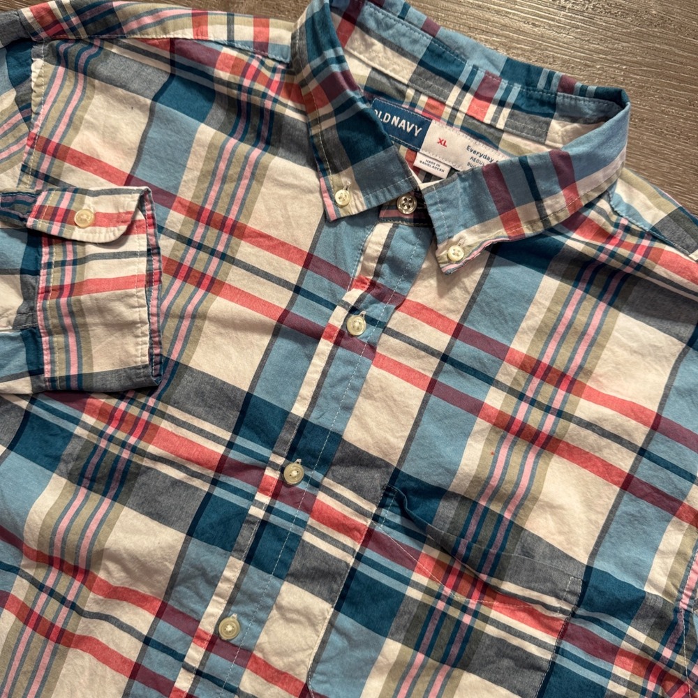 Old Navy Everyday Shirt Men XL Blue Red Plaid Cotton Casual Preppy Vacation